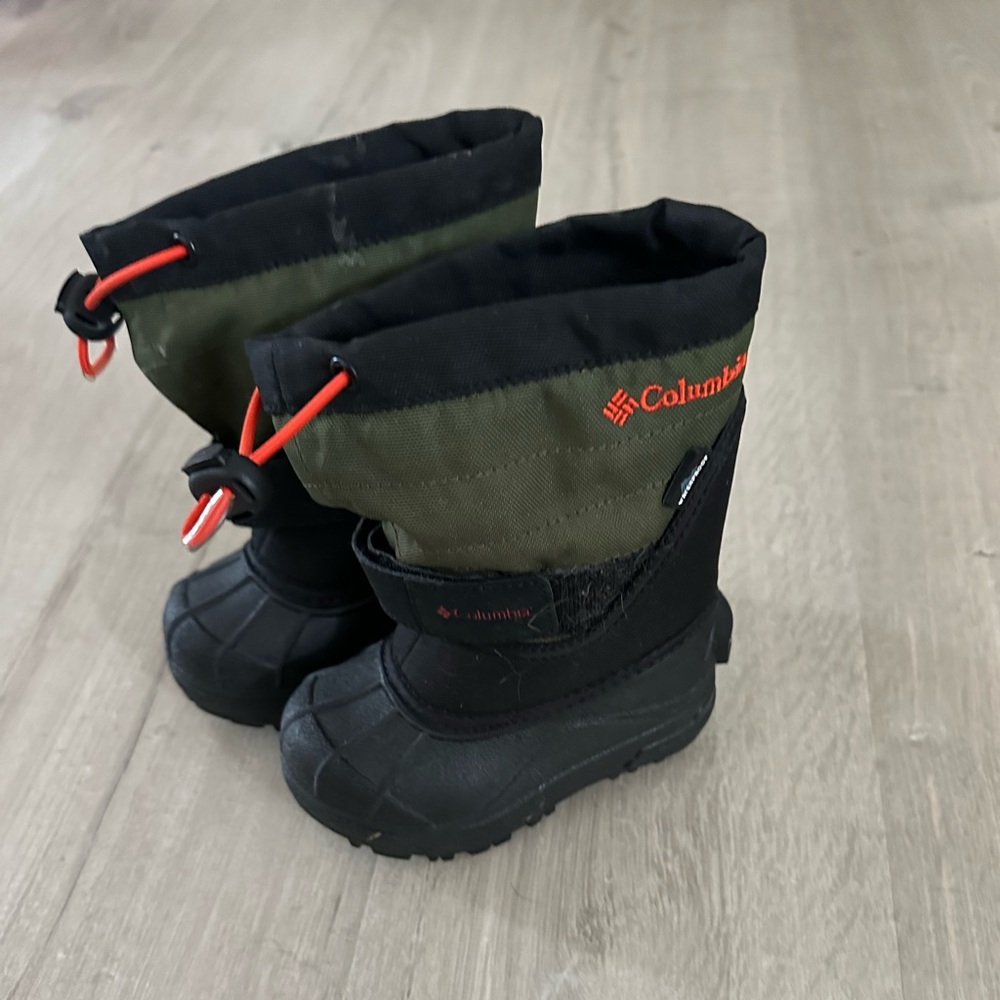 Columbia Toddler Insulated Snow Boots Size 7